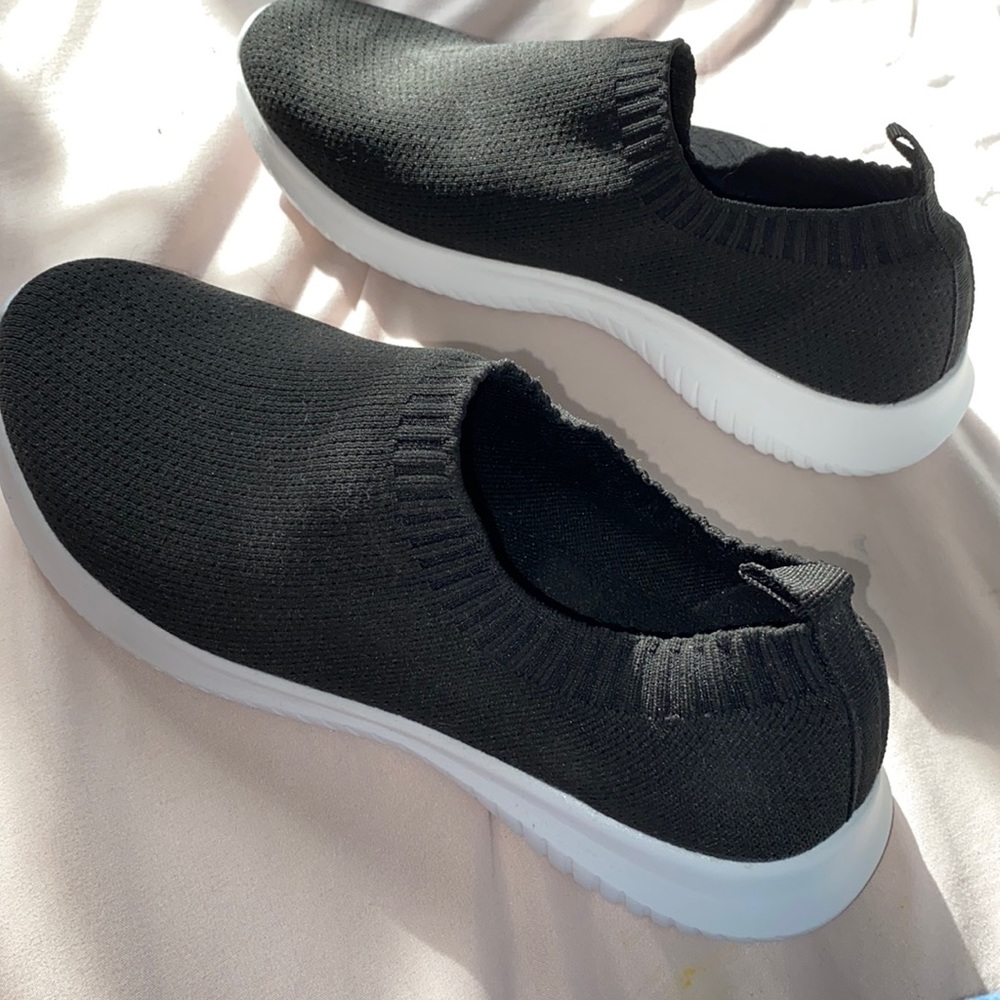 These shoes would probably fit any type of foot since they are very flexible.